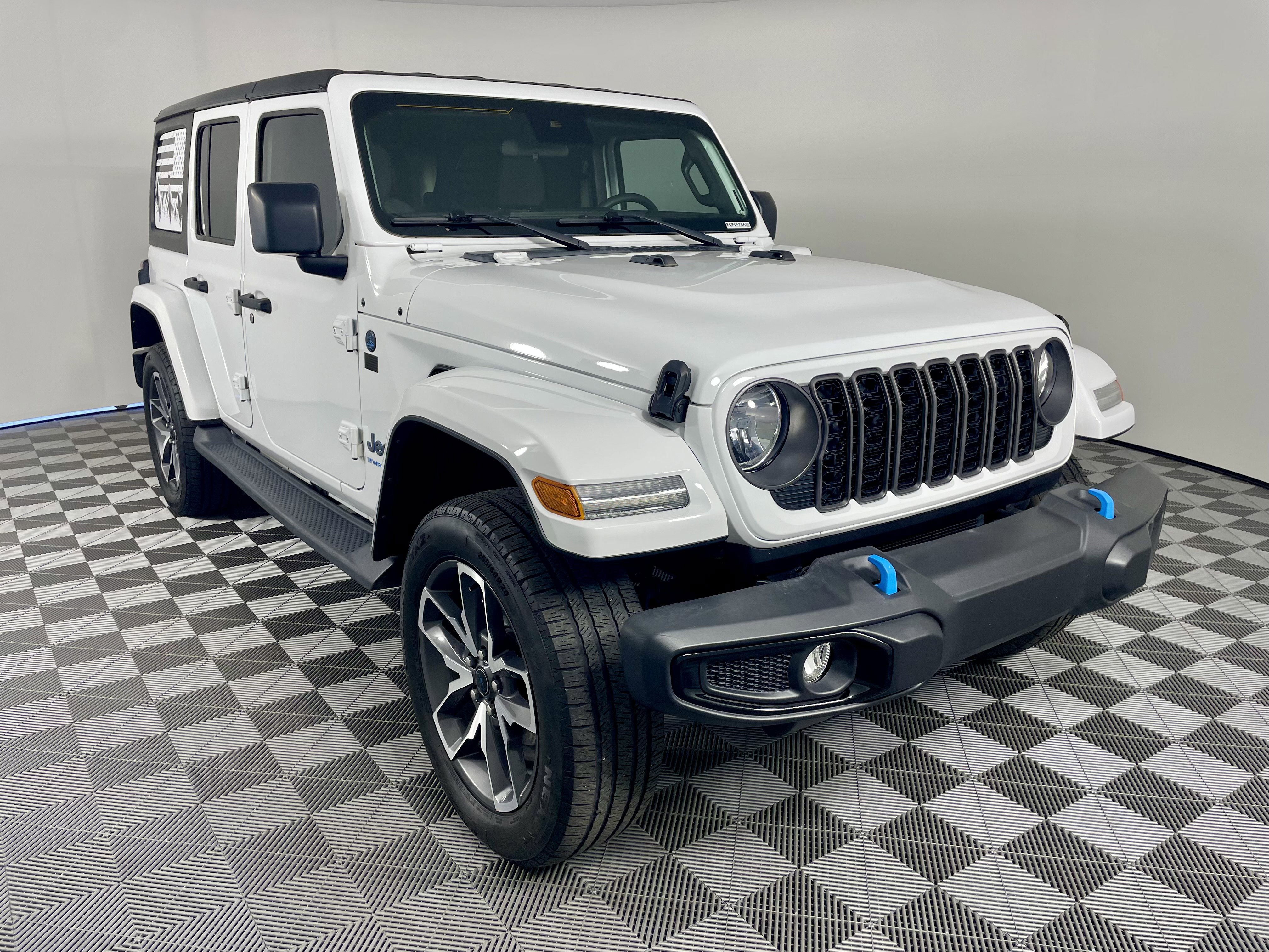 Used 2024 Jeep Wrangler Sport S w/ Convenience Group image 7