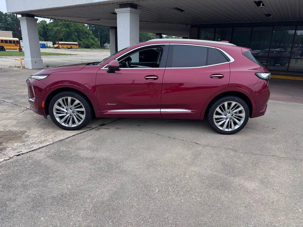 Used 2024 Buick Envision Avenir AWD/4WD image 2