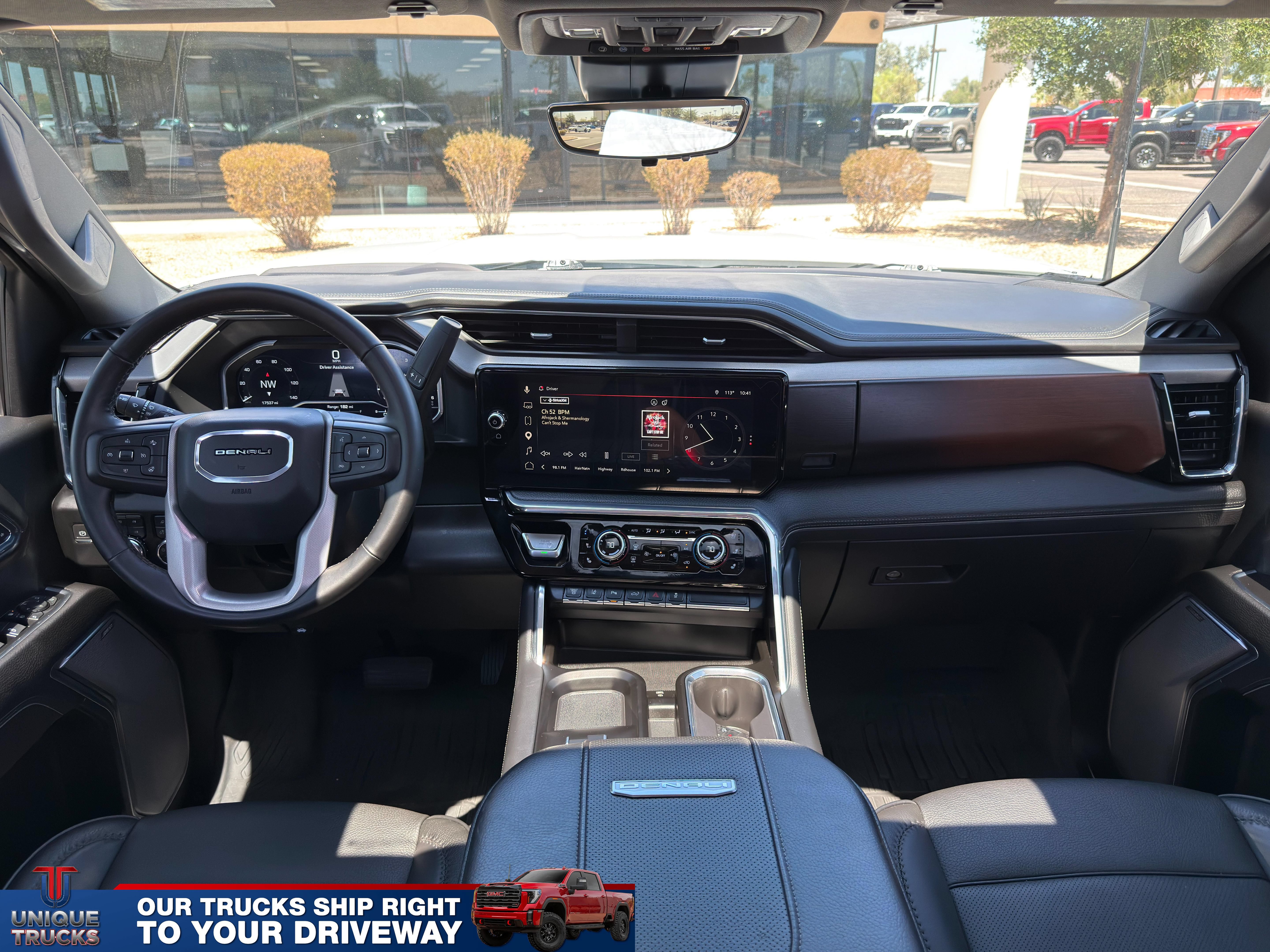 Used 2024 GMC Sierra 3500 Denali w/ Denali Reserve Package AWD/4WD image 32