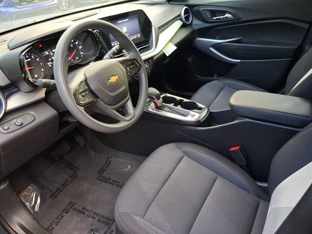 Used 2026 Chevrolet Trax LS w/ LS Convenience Package FWD image 11