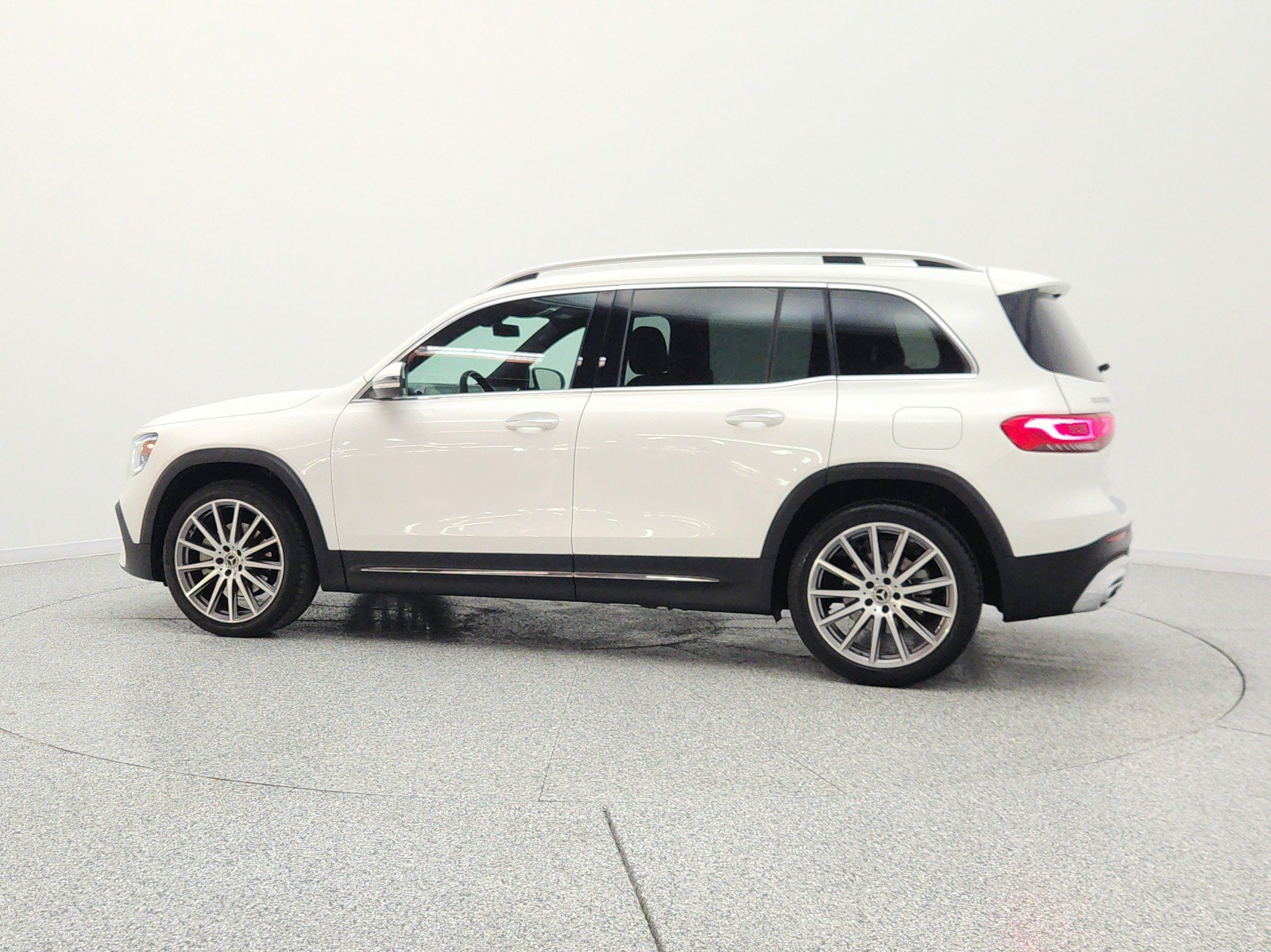 Used 2022 Mercedes-Benz GLB 250 image 8