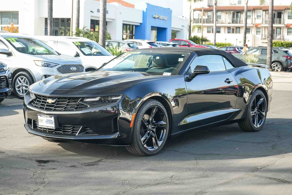 Used 2023 Chevrolet Camaro LT w/ Technology Package RWD image 3