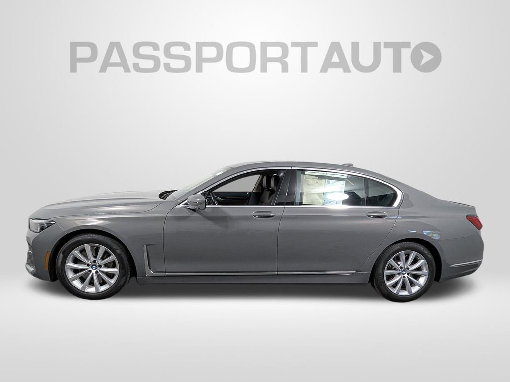 Used 2021 BMW 750i xDrive w/ Luxury Rear Seating Package AWD/4WD image 2