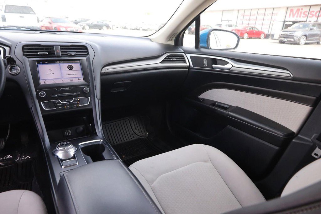 Used 2019 Ford Fusion SE w/ Equipment Group 151A image 24