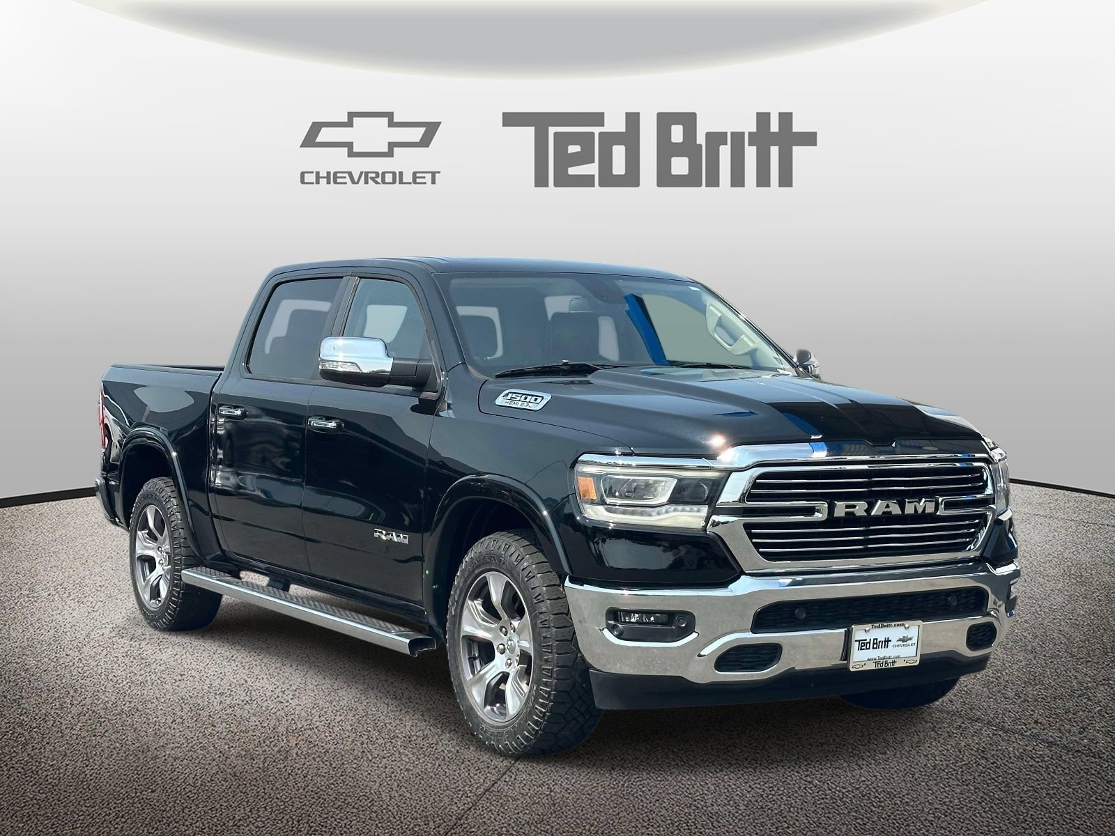 Used 2019 RAM 1500 Laramie AWD/4WD image 3