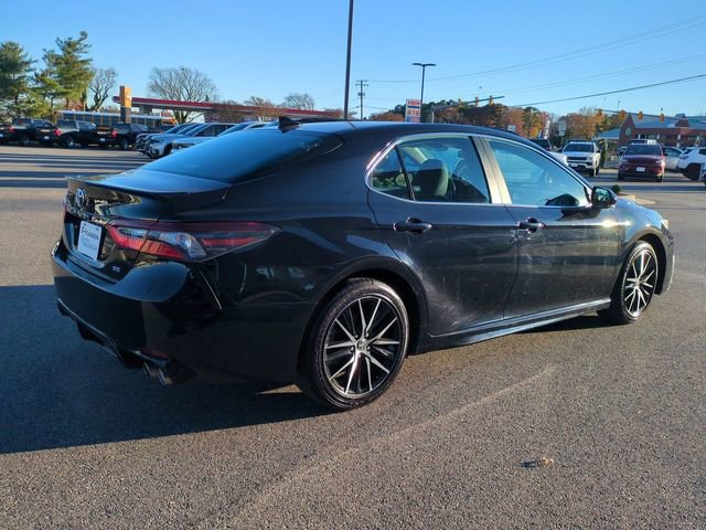 Used 2024 Toyota Camry SE image 4