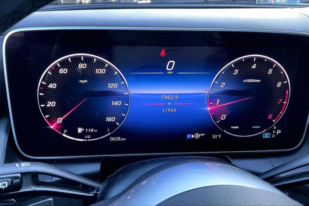 Used 2024 Mercedes-Benz GLC 300 4MATIC image 13