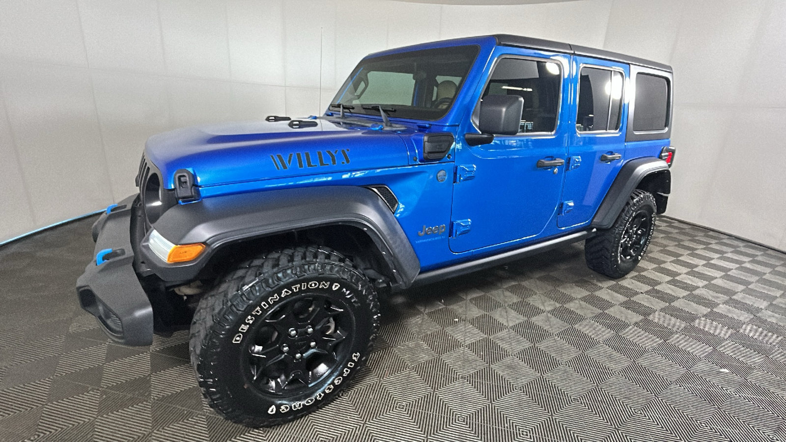 Used 2023 Jeep Wrangler Unlimited w/ Cold Weather Group AWD/4WD image 8