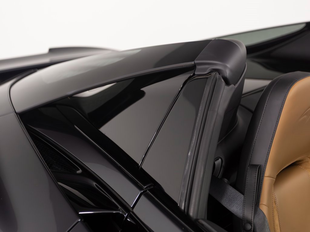 Used 2024 McLaren 750S Spider image 33