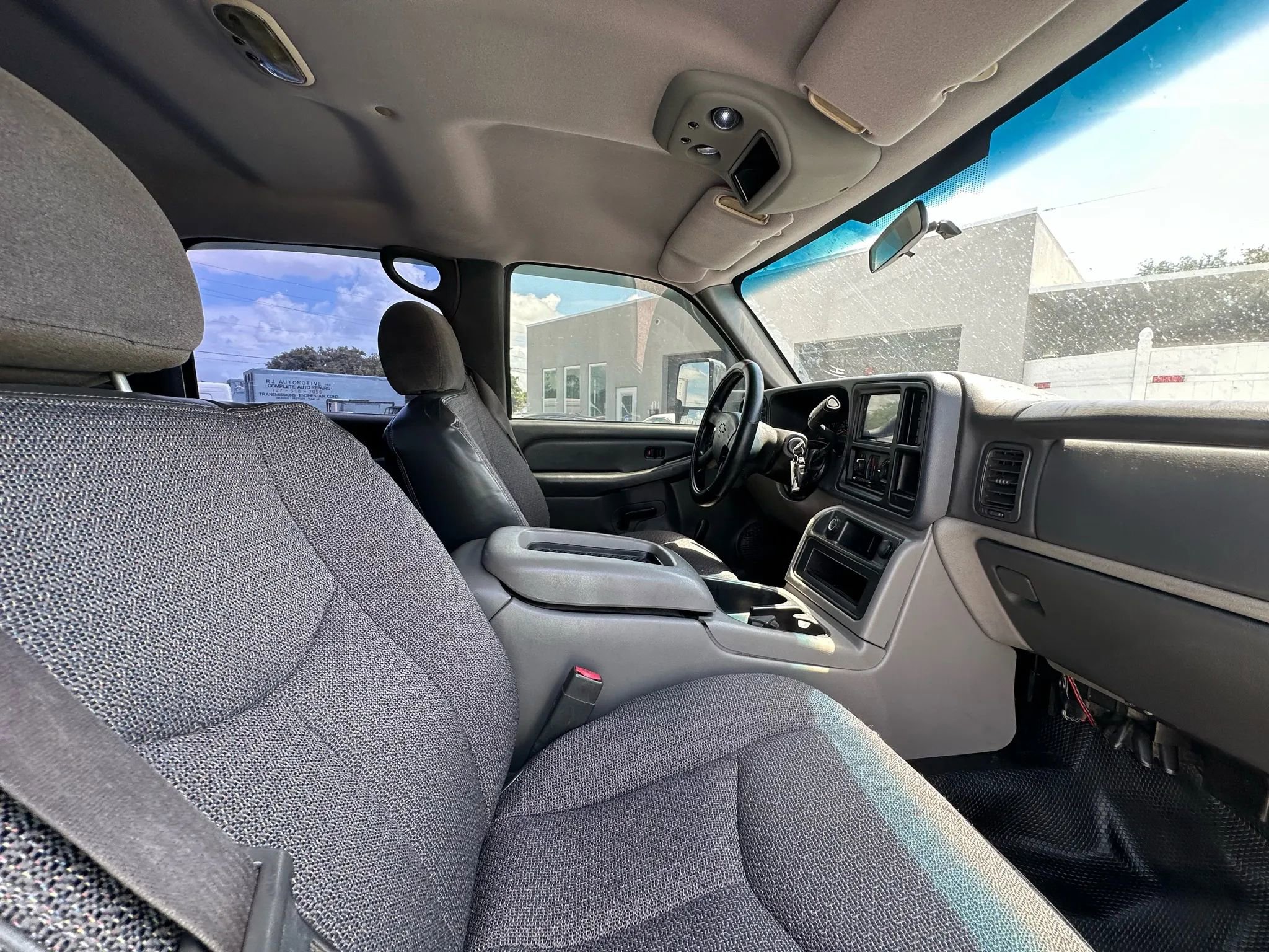 Used 2007 Chevrolet Silverado 2500 W/T w/ Heavy-Duty Power Package image 17