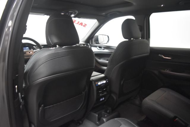 New 2025 Jeep Grand Cherokee L Laredo w/ Luxury Tech Group I image 18