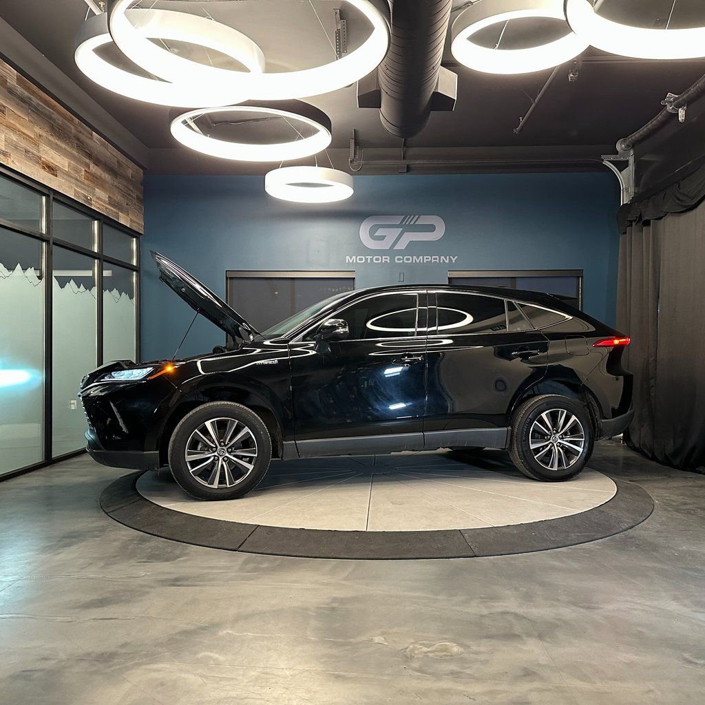 Used 2021 Toyota Venza LE image 24