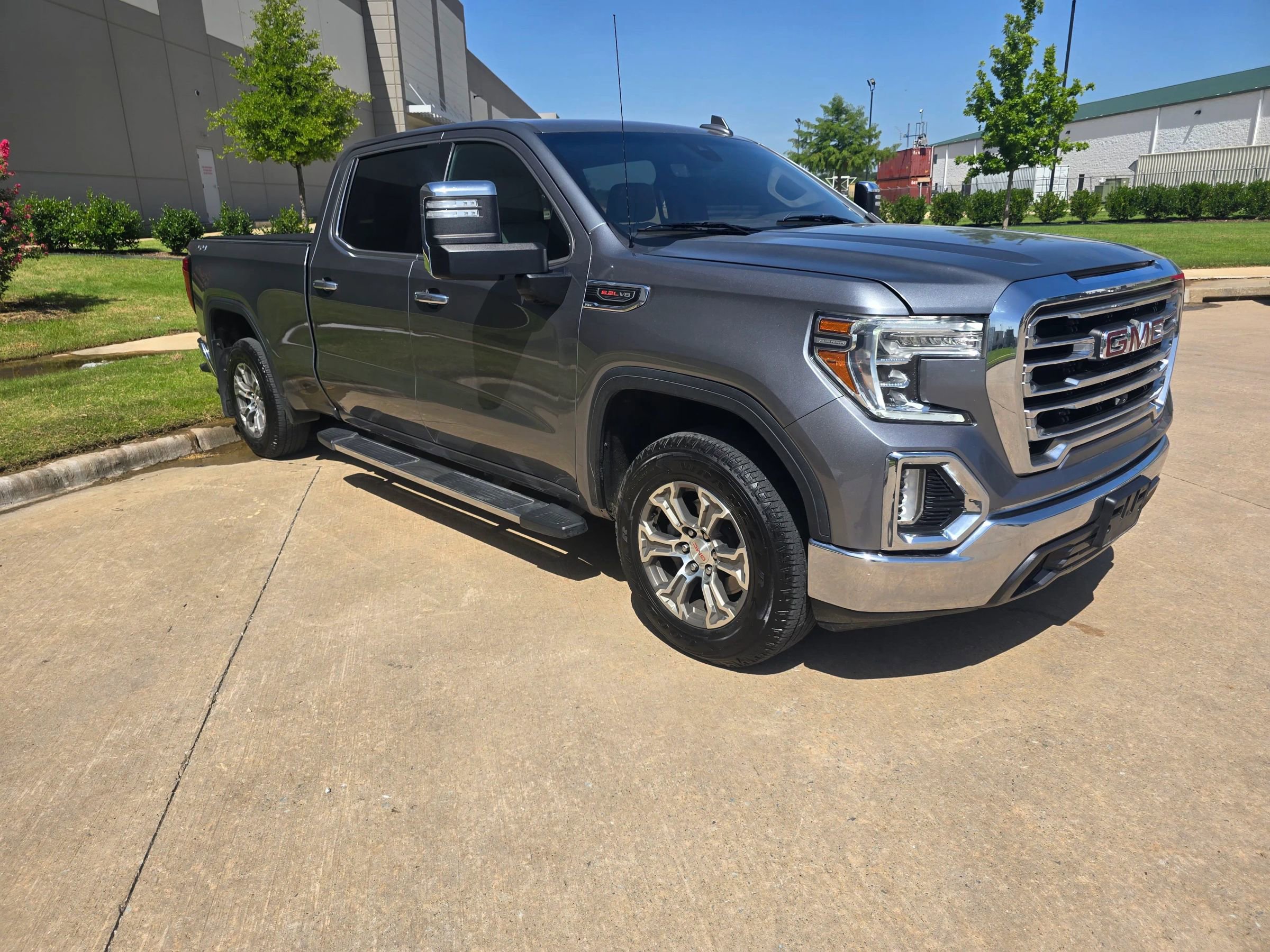 Used 2021 GMC Sierra 1500 SLT image 1