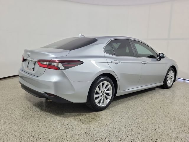 Used 2023 Toyota Camry LE FWD image 5