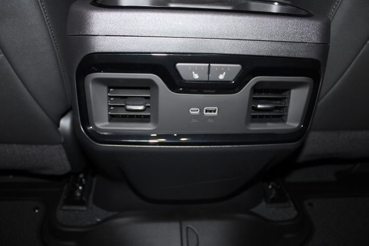 New 2026 GMC Sierra 1500 AT4 w/ AT4 Premium Package AWD/4WD image 24