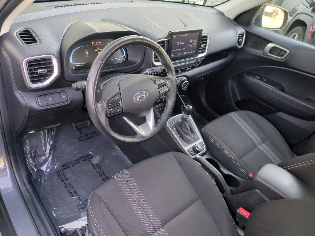 Certified 2025 Hyundai Venue SEL FWD image 23