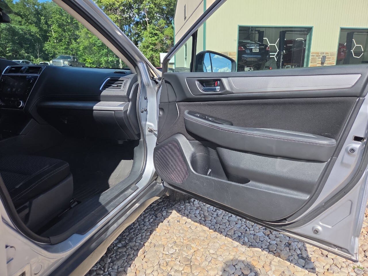 Used 2018 Subaru Outback 2.5i Premium AWD/4WD image 24