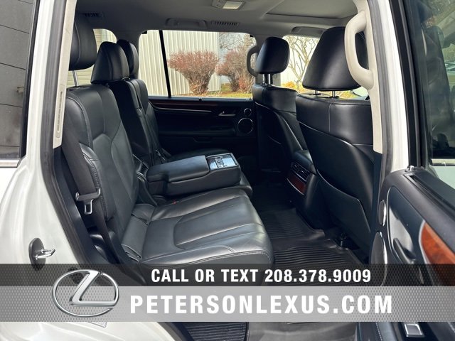 Used 2021 Lexus LX 570 4WD w/ 3rd Row & Luxury Pkg image 19