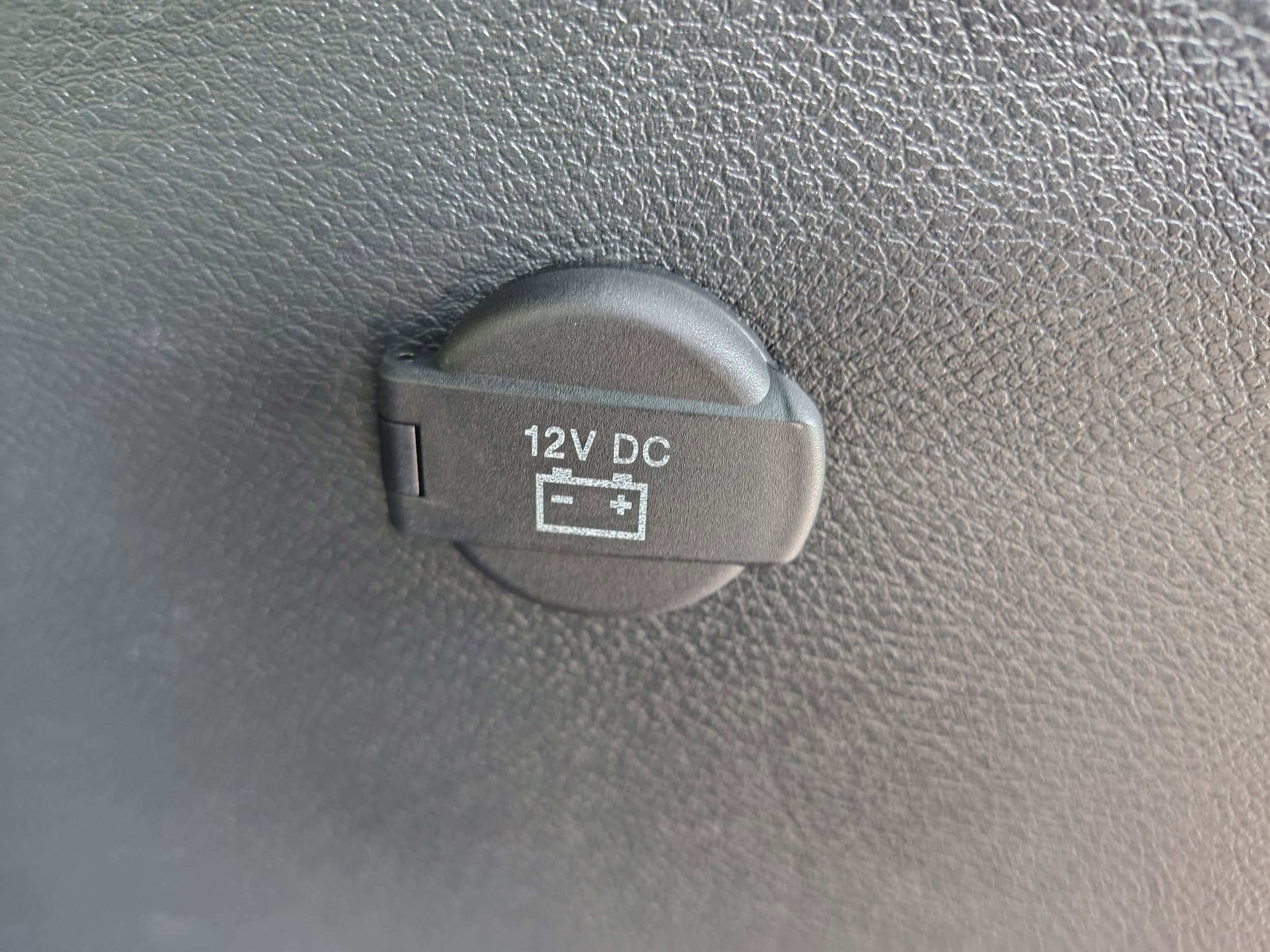 Used 2025 Chrysler Pacifica Select image 12