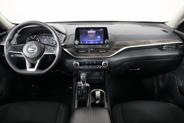 Used 2023 Nissan Altima 2.5 SV FWD image 14
