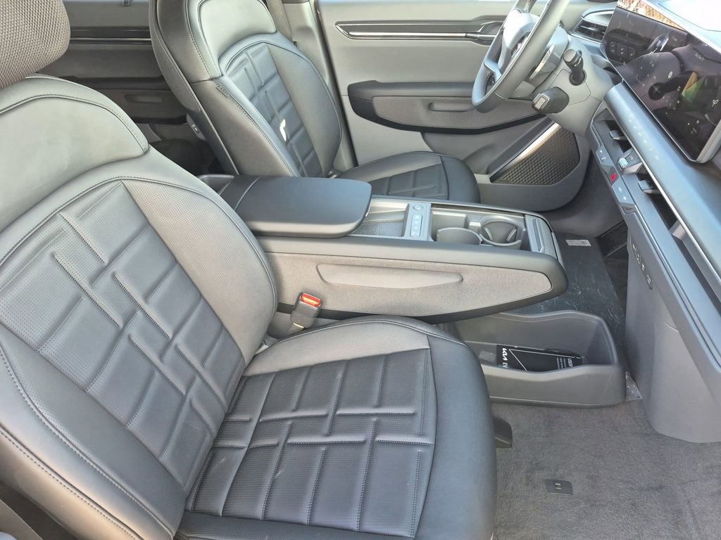New 2026 Kia EV9 Land w/ Nightfall Edition Package image 17