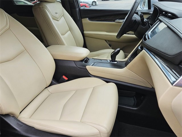 Used 2018 Cadillac XT5 FWD image 21