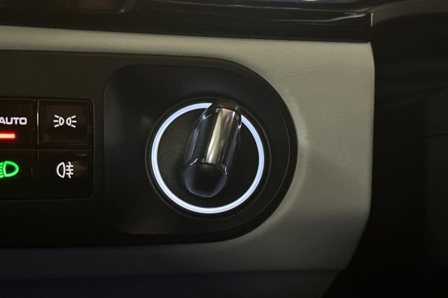 Used 2020 Porsche Cayenne S image 28