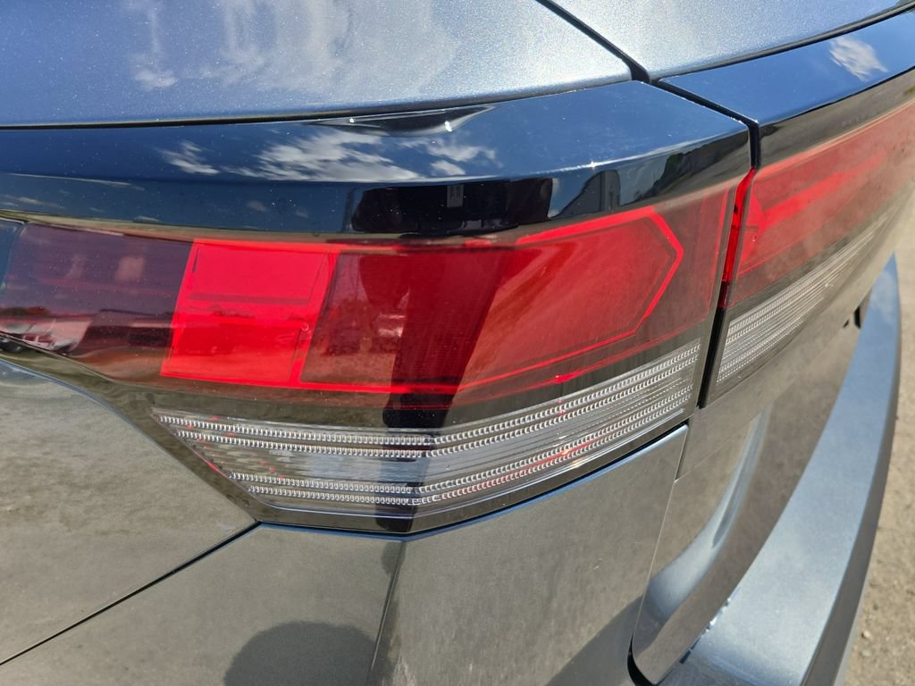 New 2026 Volkswagen Tiguan SE FWD image 30