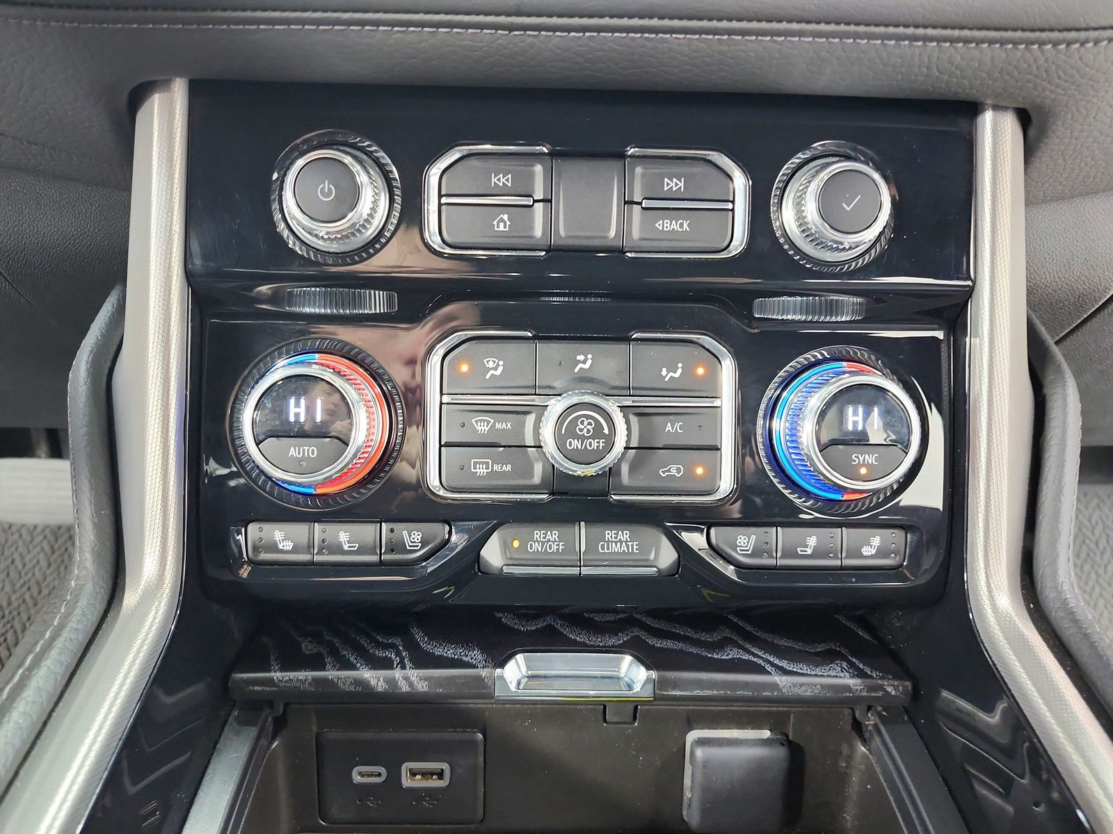 Used 2023 GMC Yukon Denali image 31