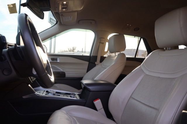 Used 2021 Ford Explorer Platinum w/ Equipment Group 601A image 8