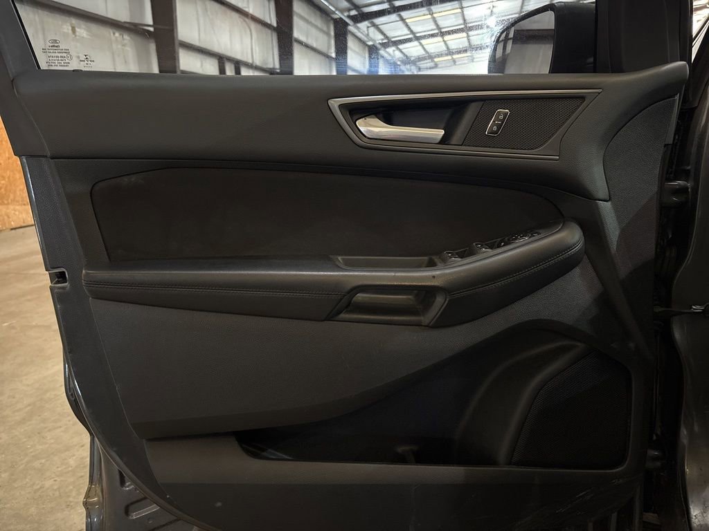 Used 2016 Ford Edge SE AWD/4WD image 11