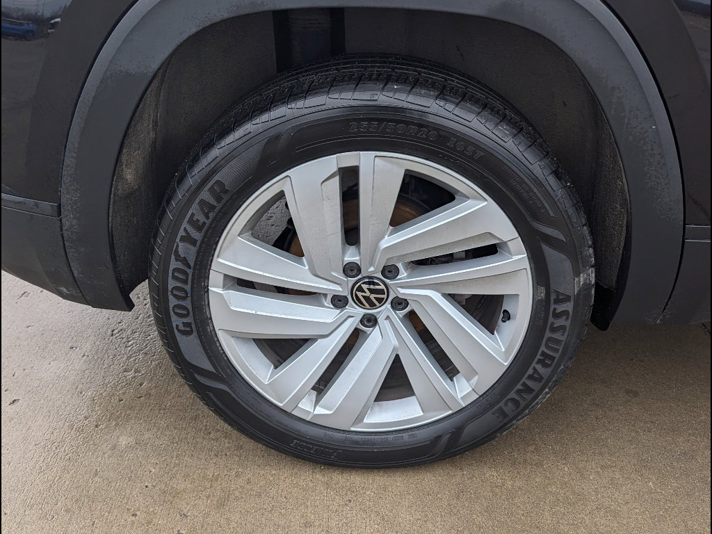 Used 2023 Volkswagen Atlas Cross Sport SE image 17