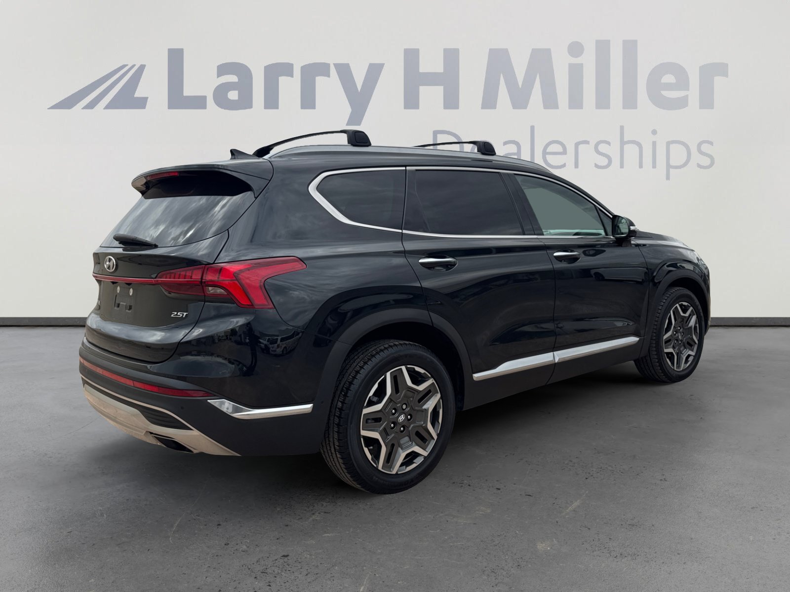 Used 2021 Hyundai Santa Fe Limited w/ Cargo Package FWD image 5