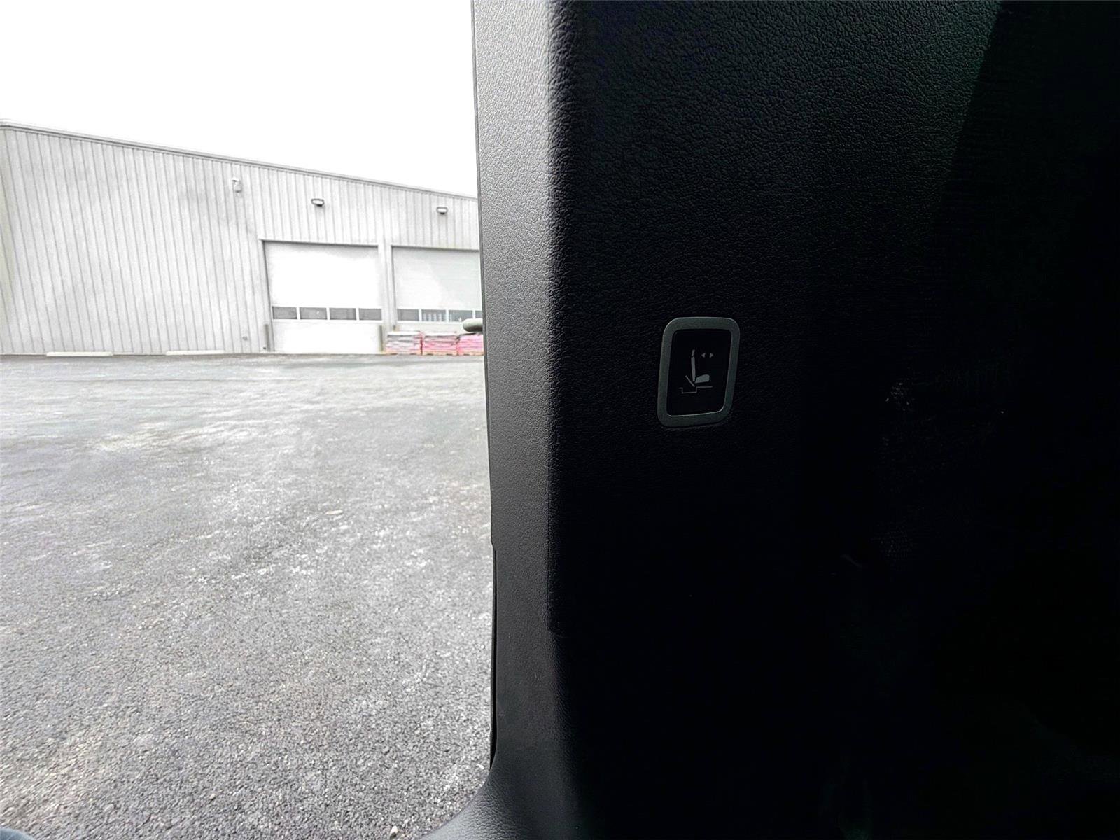 New 2026 Chrysler Pacifica Limited w/ Trailer Tow Group image 35