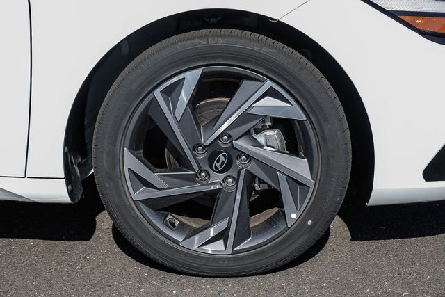 New 2025 Hyundai Elantra SEL w/ Cargo Package FWD image 11