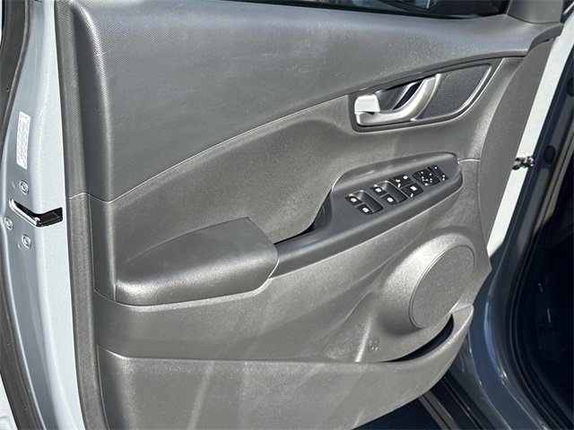 Used 2023 Hyundai Kona SE image 21