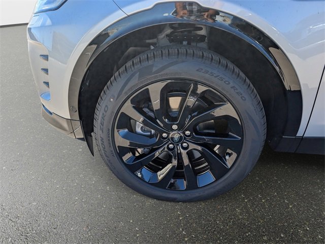 New 2025 Land Rover Discovery Sport Dynamic SE image 5