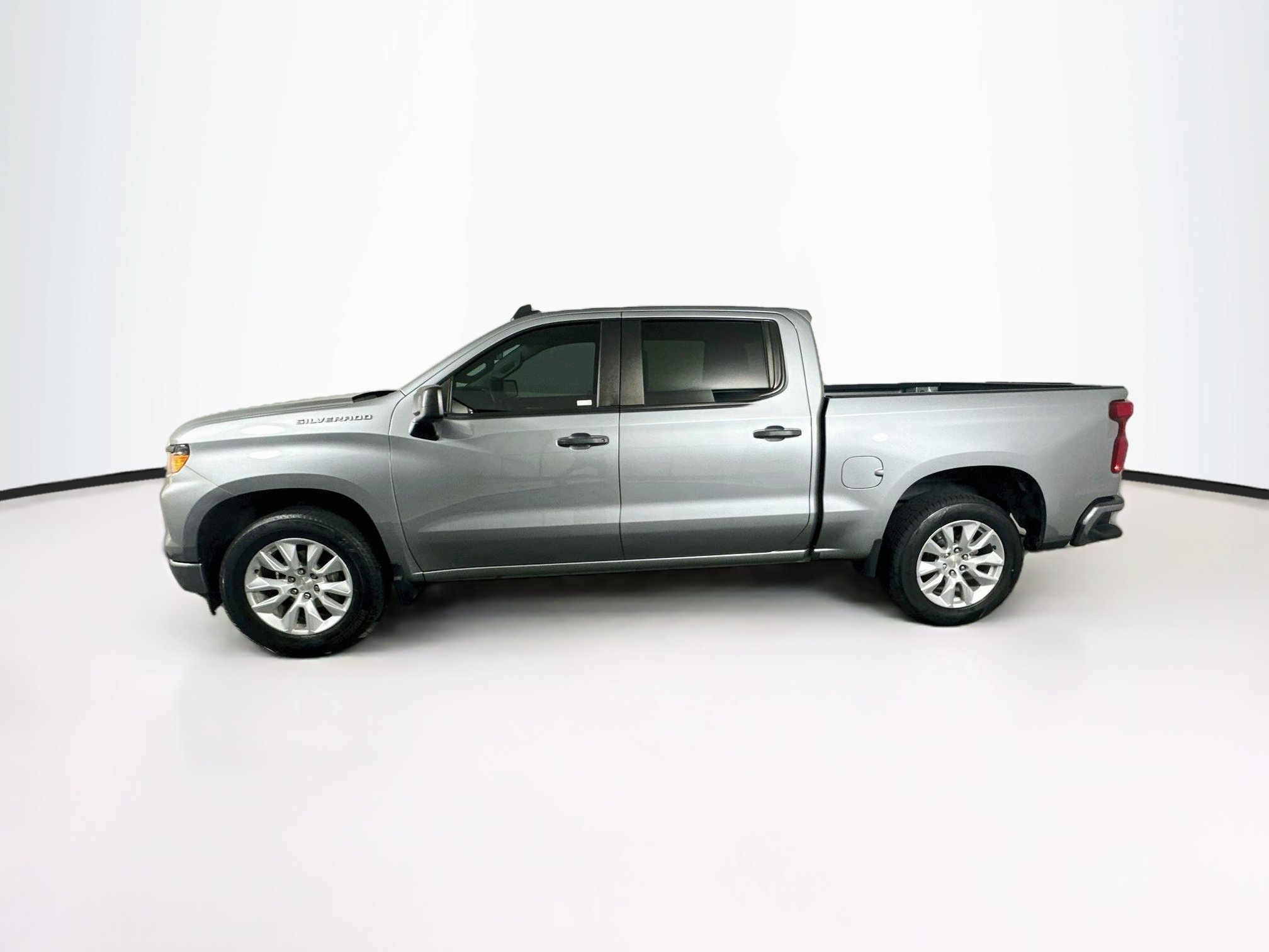 Used 2024 Chevrolet Silverado 1500 Custom RWD image 4