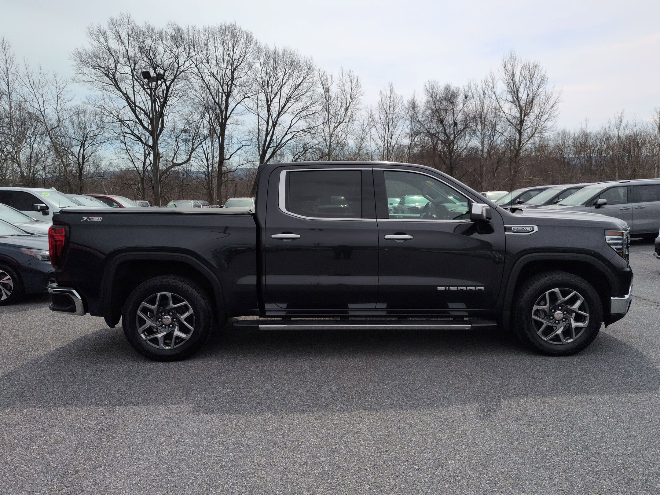 Used 2022 GMC Sierra 1500 SLT w/ SLT Premium Plus Package image 4