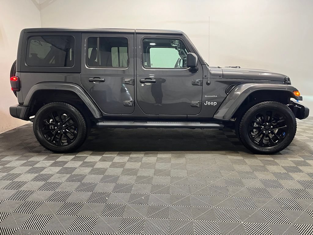 Used 2023 Jeep Wrangler Unlimited Sahara AWD/4WD image 4
