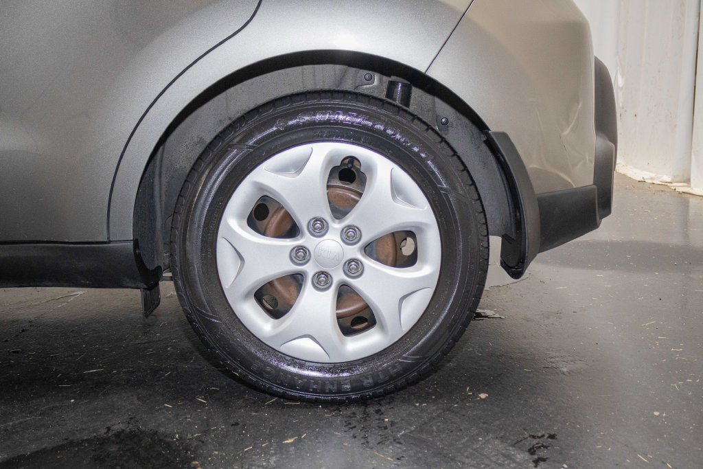 Used 2014 Kia Soul FWD image 9