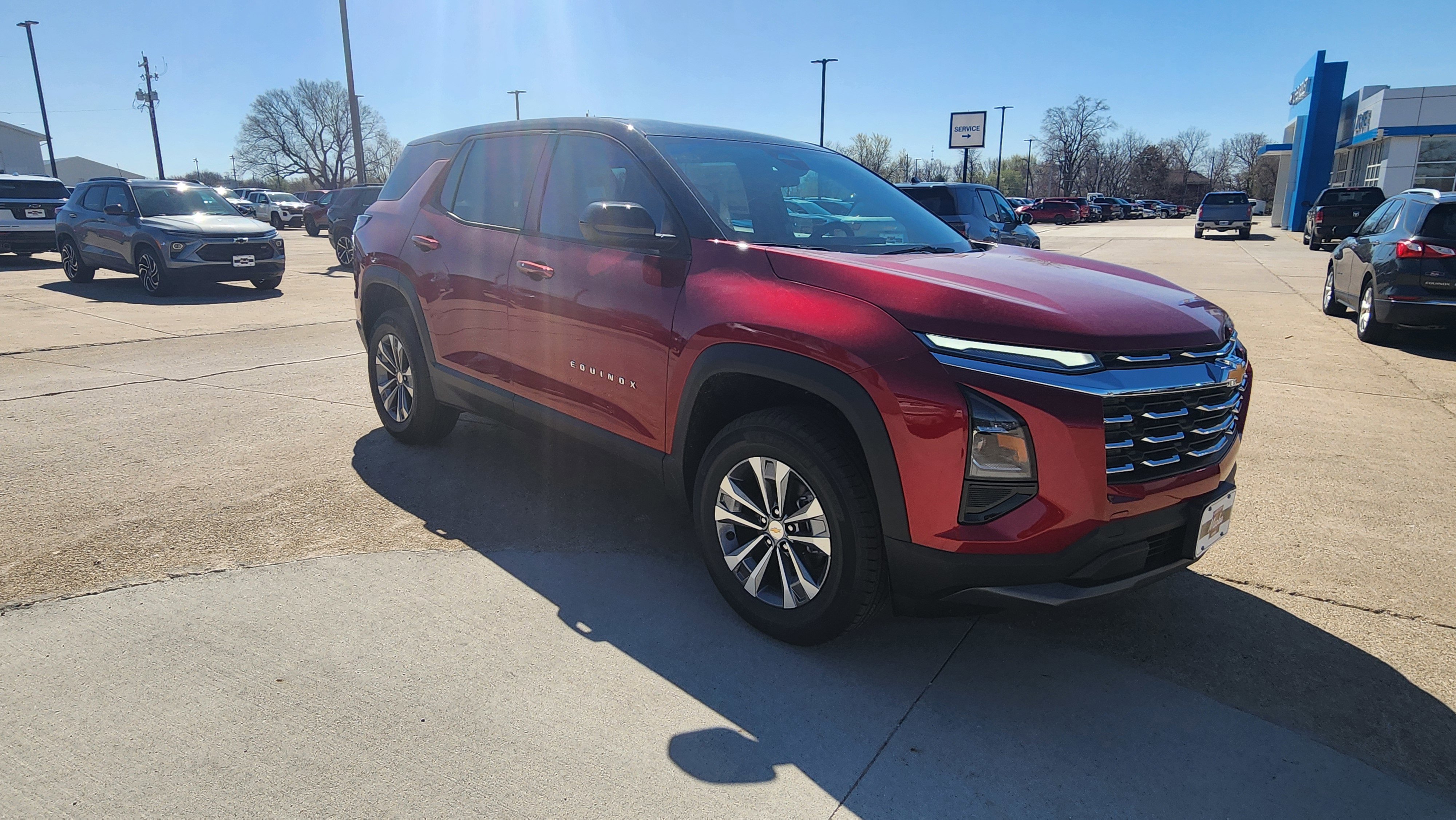 New 2026 Chevrolet Equinox LT w/ Convenience Package II AWD/4WD image 3