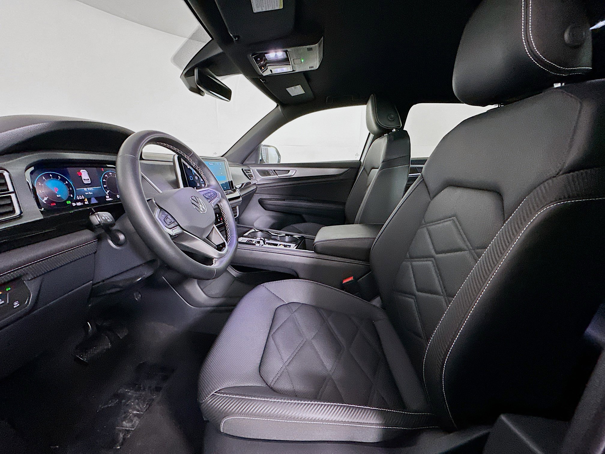 Used 2025 Volkswagen Atlas Cross Sport SE image 13