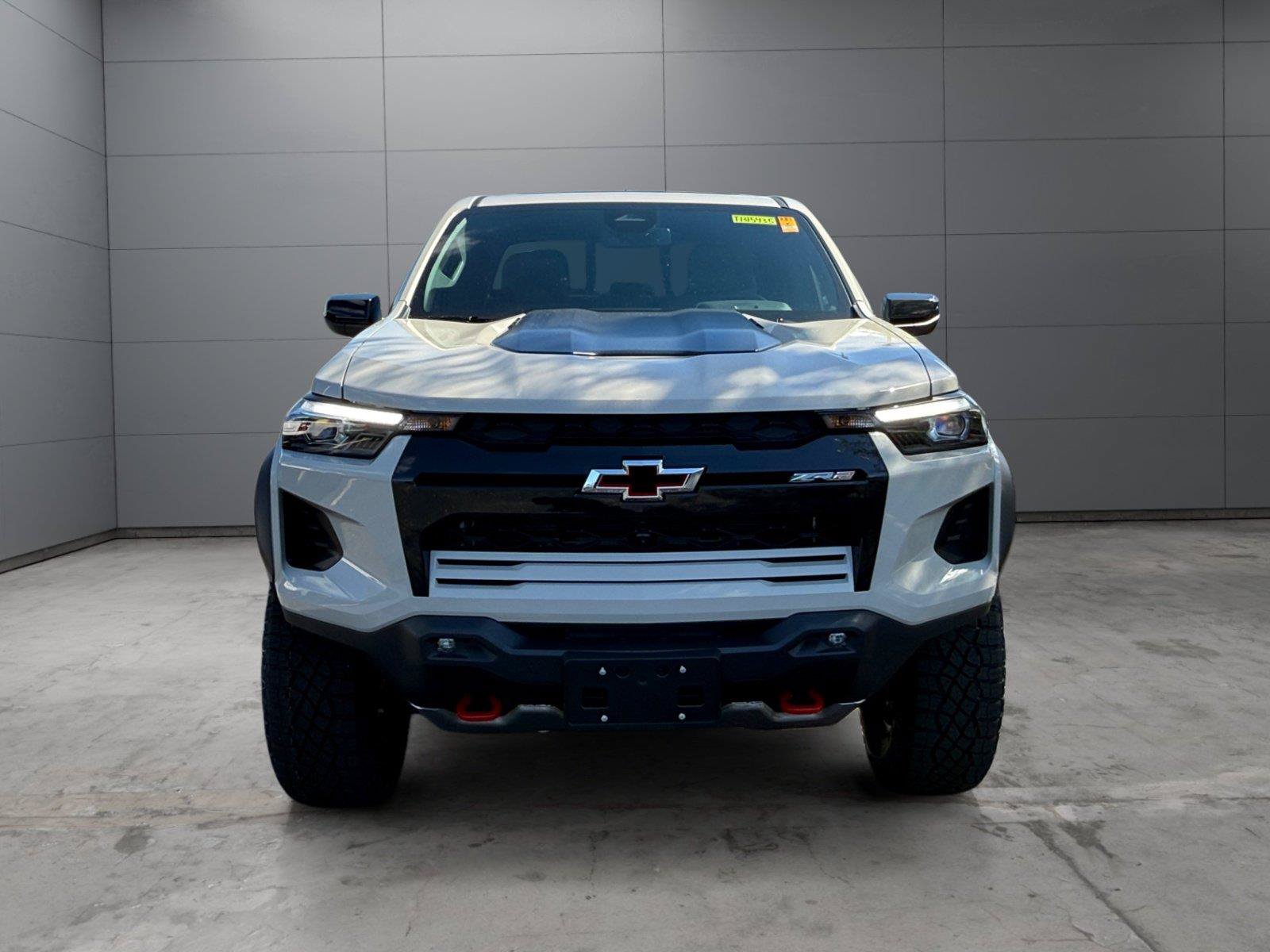 New 2026 Chevrolet Colorado ZR2 w/ Technology Package AWD/4WD image 8
