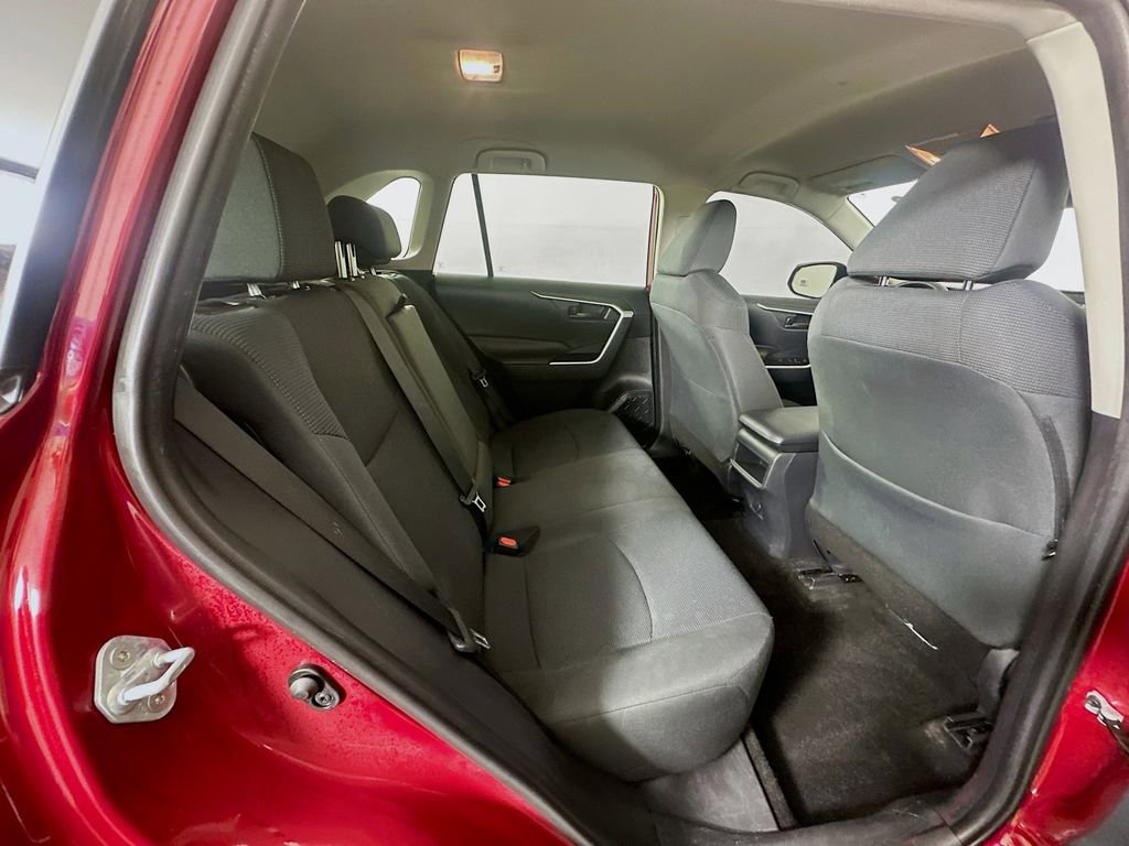 Used 2019 Toyota RAV4 LE FWD image 25