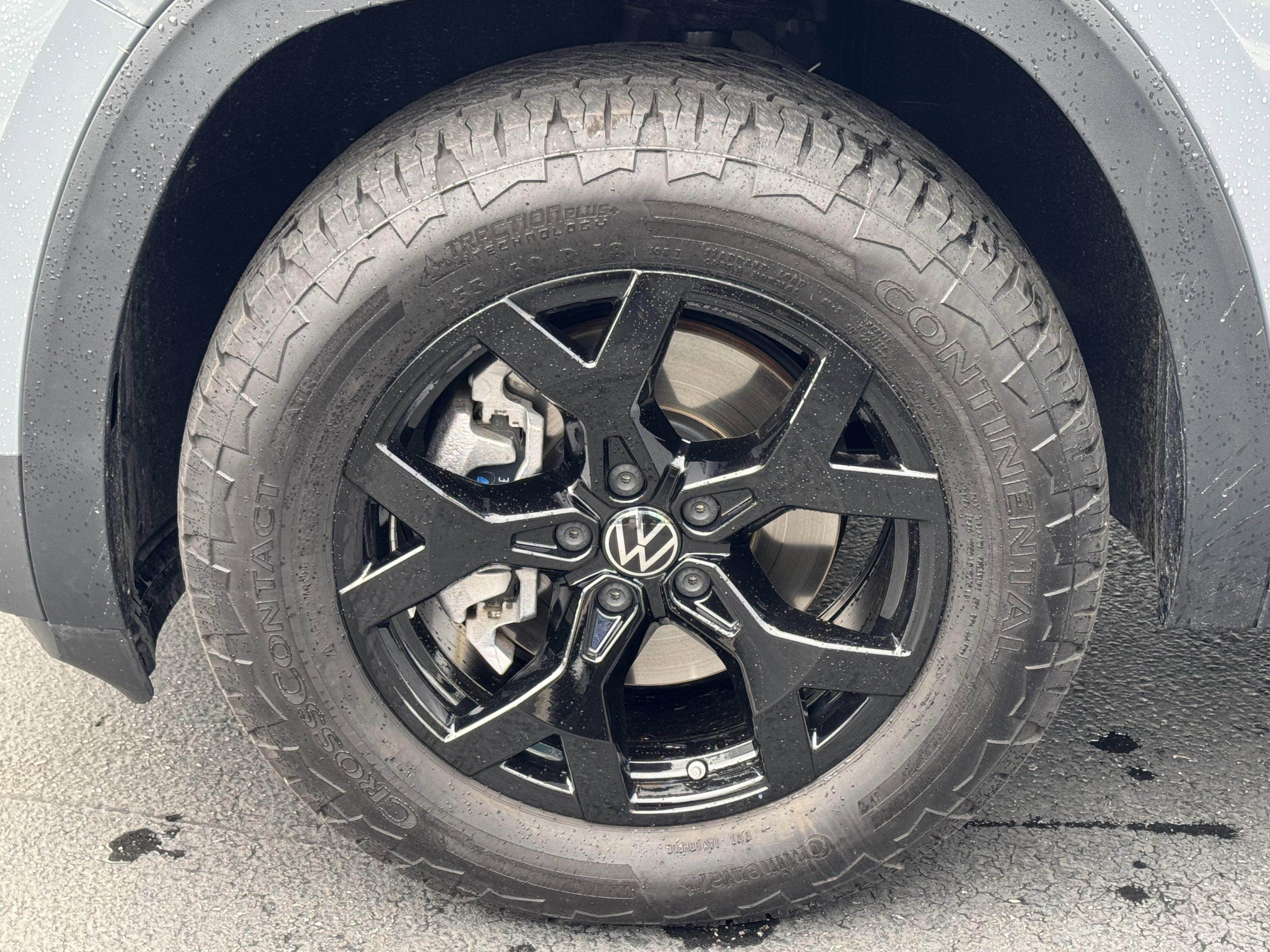 Used 2025 Volkswagen Atlas Peak Edition SE image 12