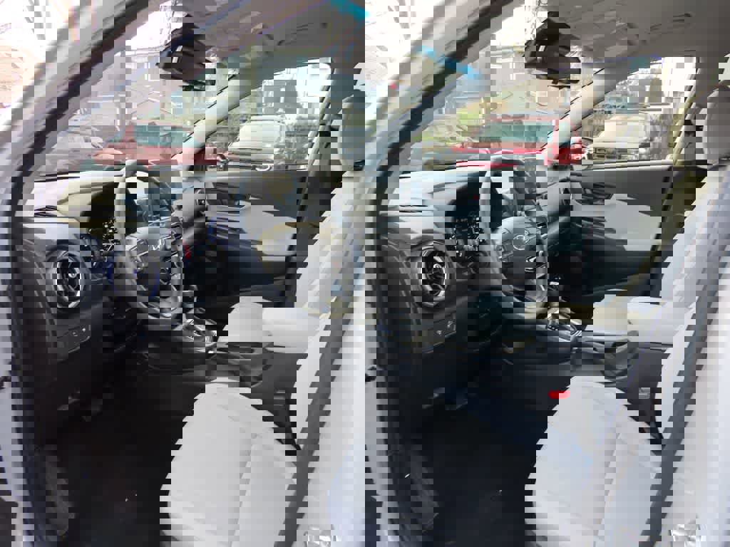 Used 2023 Hyundai Kona SEL AWD/4WD image 2