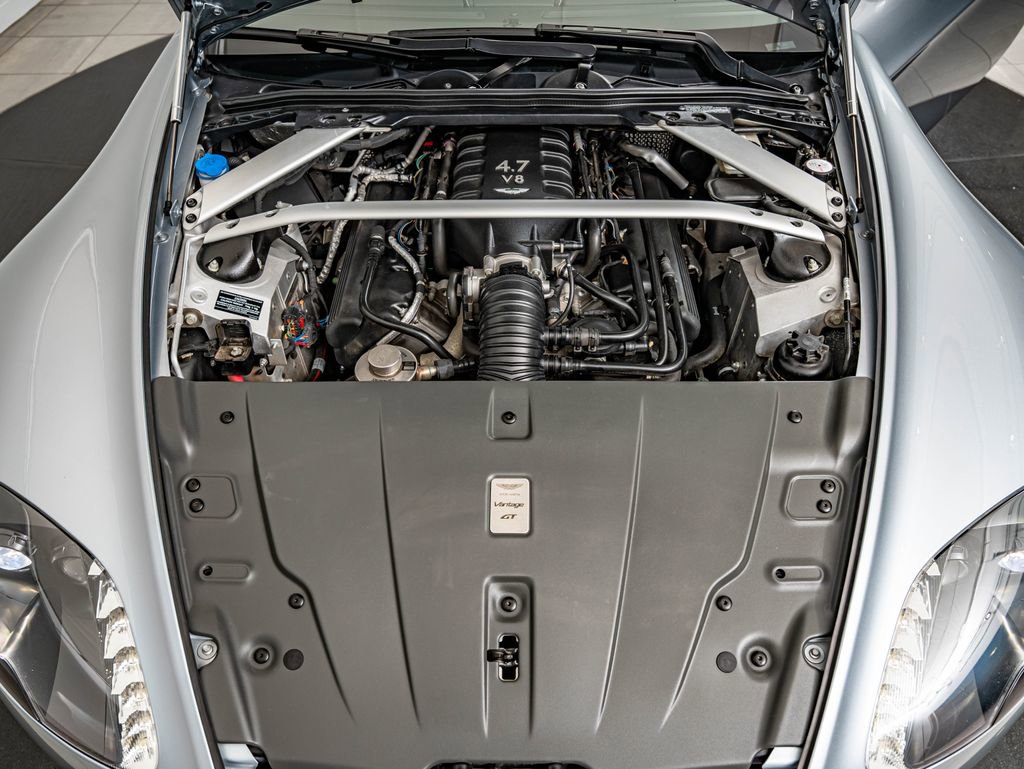 Used 2015 Aston Martin V8 Vantage GT RWD image 42
