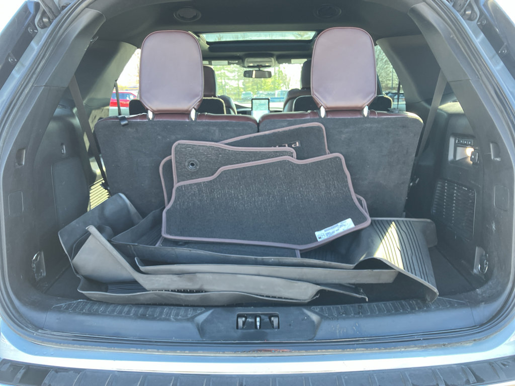 Used 2020 Ford Explorer Platinum w/ Premium Technology Package image 37