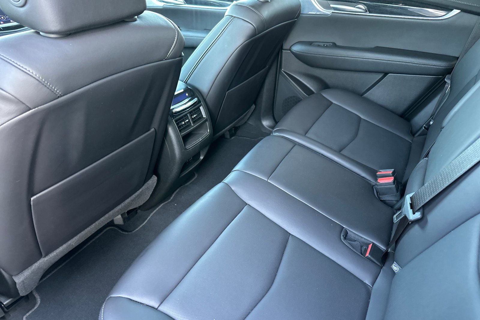 Used 2026 Cadillac XT5 Premium Luxury w/ Driver Assist Package AWD/4WD image 14